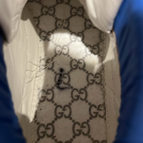 Gucci White Sneakers with Red and Green Accents - Picture 12 of 14